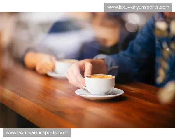 南半球的双城之战:当奥克兰的帆遇见墨尔本的咖啡,谁才是你的精神故乡?